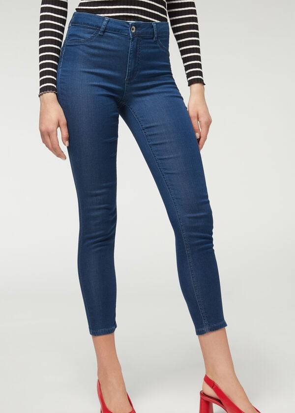 vaqueros de mezclilla con efecto push up eco light de calzedonia para mujer color azul marino
